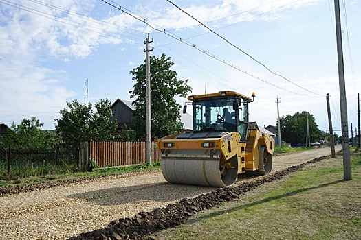 В Саратовской области отремонтируют более 330 километров дорог в селах