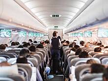 Пассажир самолета ударил комика в живот из-за его лишнего веса и посоветовал ему похудеть