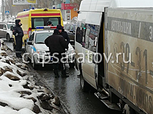 В Солнечном маршрутка врезалась в грузовик