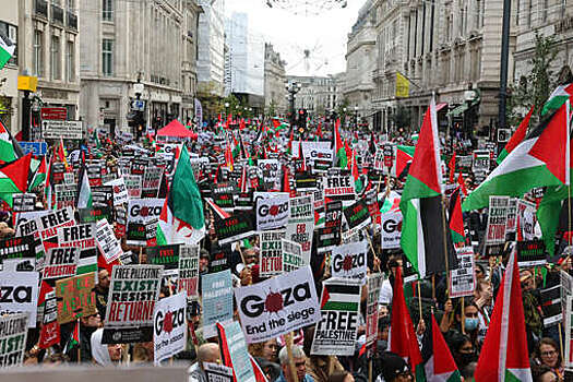Sky News: тысячи людей вышли на пропалестинскую демонстрацию в Лондоне
