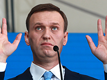 Спутница Навального поспешно покинула Россию