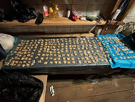 Полицейские поймали в Самаре мужчину с 2,4 кг героина