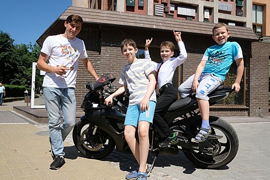 Бесценные советы: Как юные радиоведущие интервьюировали известных калининградцев в радиомарафоне «Страна других»