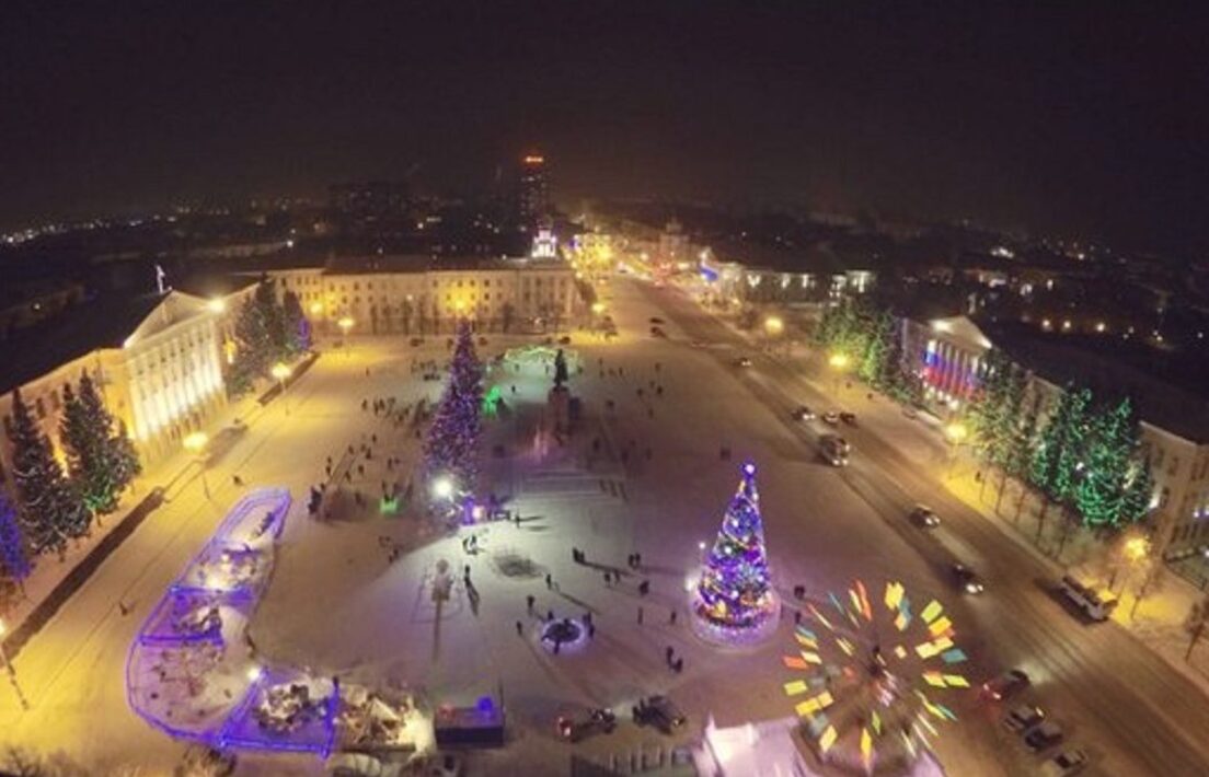 Площадь в кургане