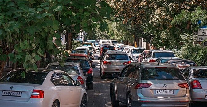 Симферопольцы жалуются на постоянный ремонт дорог