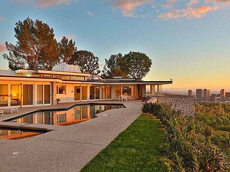 Бывший дом Элвиса Пресли в Лос-Анджелесе решили продать за 24,5 млн долларов