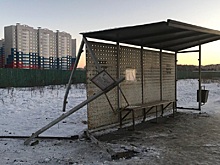 В Тюмени разнесли антивандальную остановку