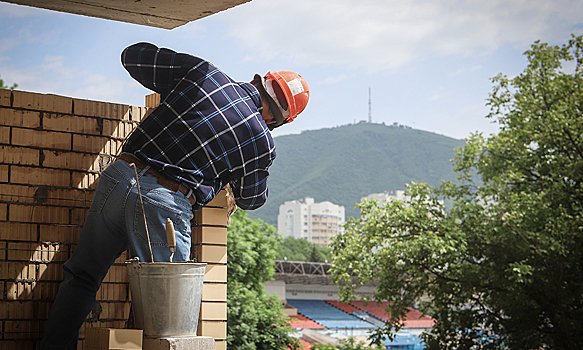 Пенсионерам предложили работать на стройках