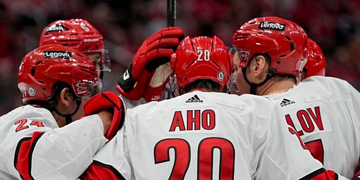 Ахо сделал 8-й хет-трик в НХЛ и вышел на 3-е место в истории «Каролины» и «Хартфорда»