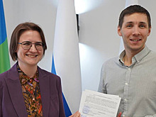 Молодому ученому из Югры вручили первый в регионе жилищный сертификат