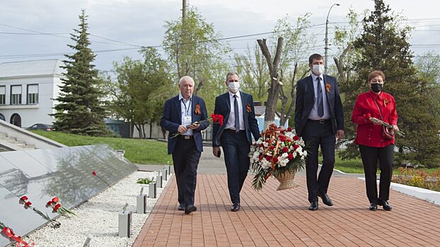 Ветераны Саратовского НПЗ получили поздравления с 76-летием Великой Победы