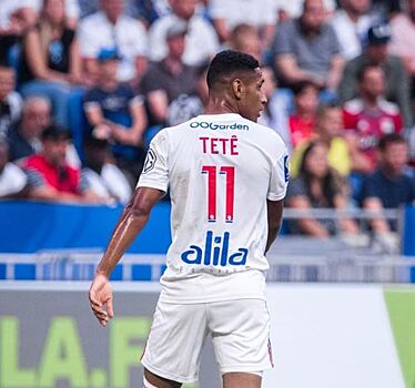 Бразильские клубы готовы побороться с "Зенитом" за вингера "Галатасарая" Тете