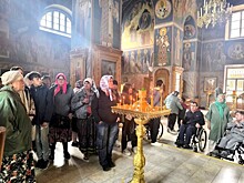 Реабилитанты центра «Бутово» посетили Свято-Троицкую Сергиеву Лавру