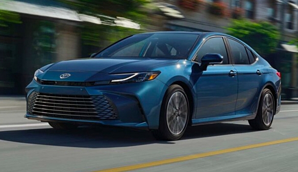 Бизнес-седан Toyota Camry 2025 получил титул «Автомобиль года»