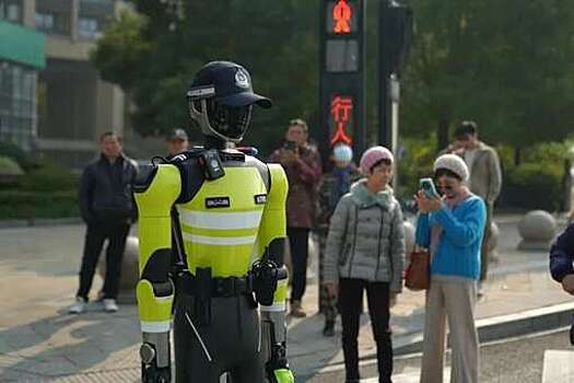 CGTN: в Китае заработал первый робото-регулировщик движения с ИИ