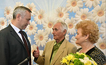 Андрей Травников принял участие в областном мероприятии, посвященном Дню семьи, любви и верности