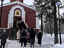 В Муравленко простились с погибшими в ДТП педагогами. ВИДЕО