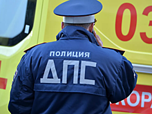 В Москве мужчину насмерть придавило двумя грузовиками