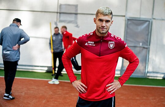 "Чемпионат": "Факел" подпишет полузащитника Александра Ломовицкого