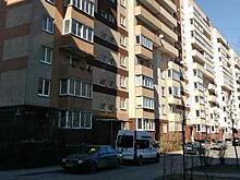 Россиянин сколотил себе гроб в городской квартире и умер рядом с ним