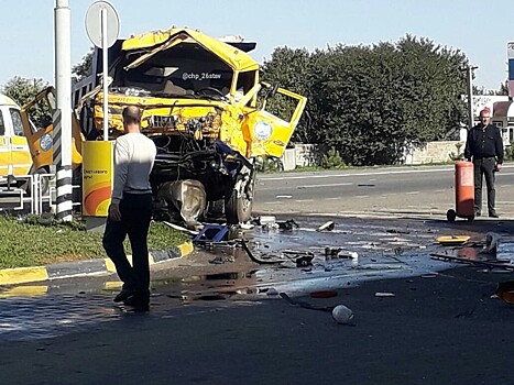 Цистерна, «КамАЗ» и легковушка устроили ДТП в Ставрополье