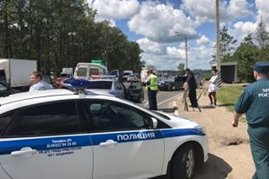 В левобережье Новосибирска столкнулись 5 машин