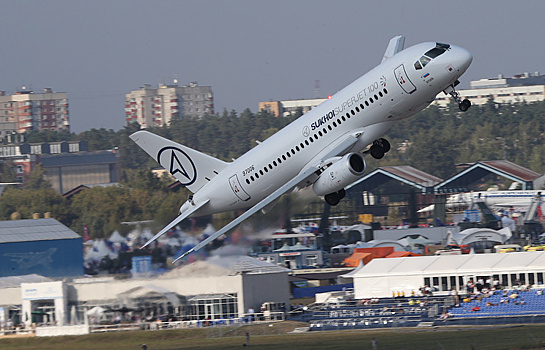 В Омске совершил аварийную посадку Superjet 100