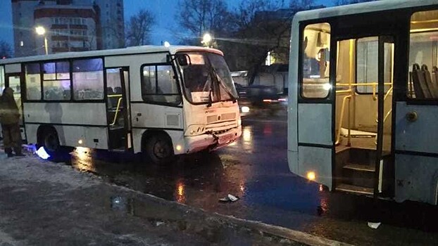 ДТП с участием двух автобусов могло произойти из-за гололеда