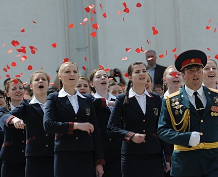 В Петербурге открывается пансион воспитанниц Министерства обороны, где будут воспитывать «хранительниц очага». Что об этом известно
