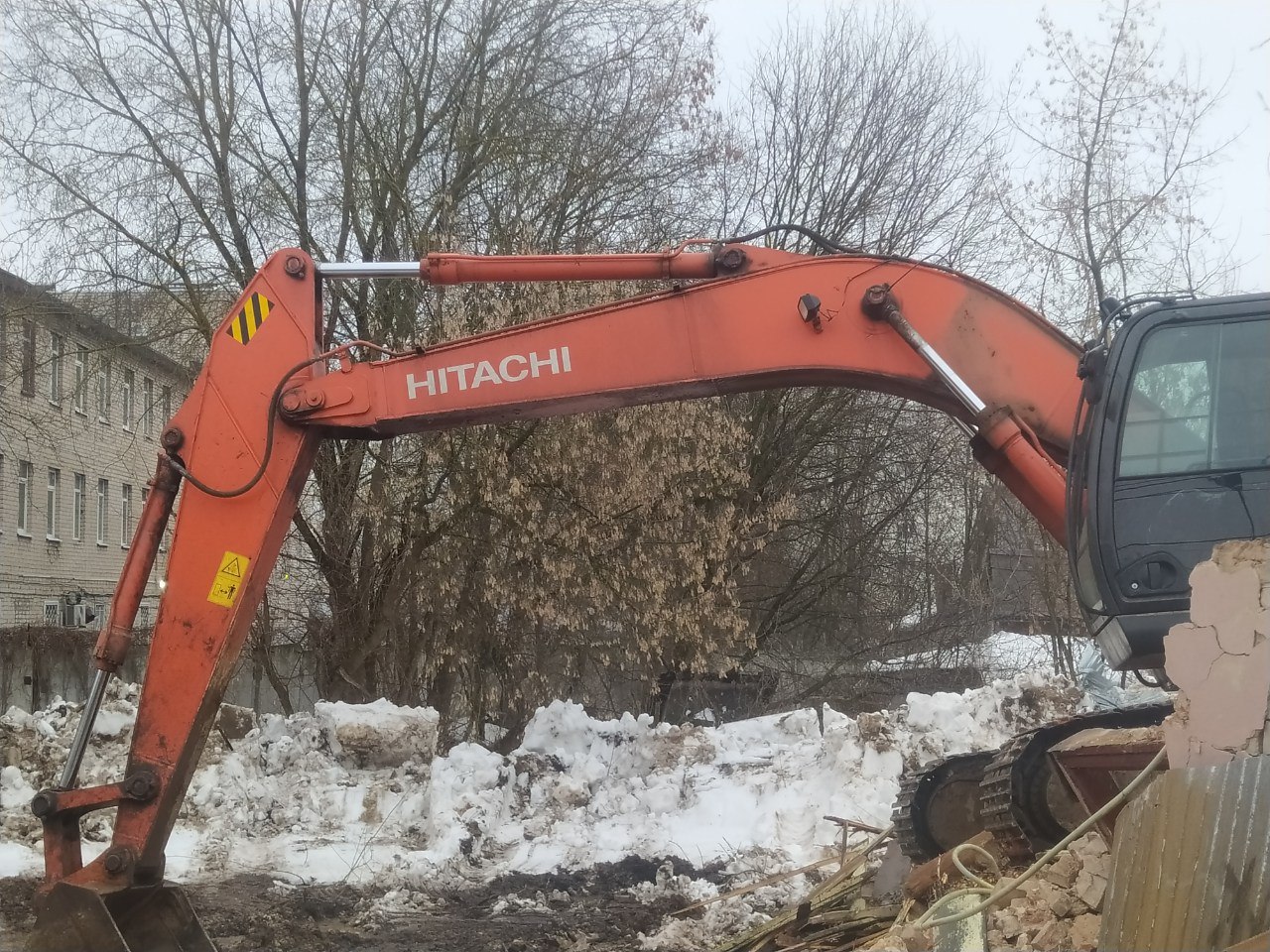 В Калуге снесут еще три аварийных дома