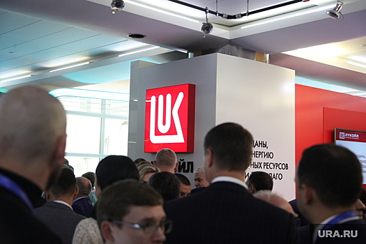 Жители ХМАО пожаловались на закрытие спортцентра из-за банкета «дочки» «Лукойла»