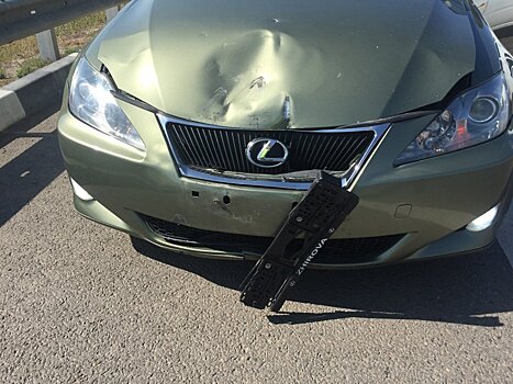 Пенсионер-мотоциклист помял Lexus в Тихорецком районе