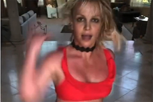 В новом откровенном видео Бритни Спирс увидели скрытое послание ее сестре