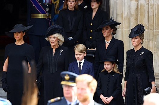 Кейт Миддлтон пришла на похороны Елизаветы II в любимом жемчужном чокере королевы