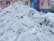 Свыше 340 спецмашин устраняют последствия снегопада в Свердловской области