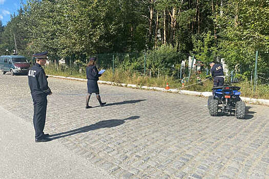 В Свердловской области подростки протаранили забор кладбища на угнанном квадроцикле