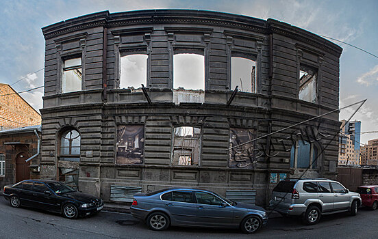"Живые призраки старого Еревана": улица Арама 9