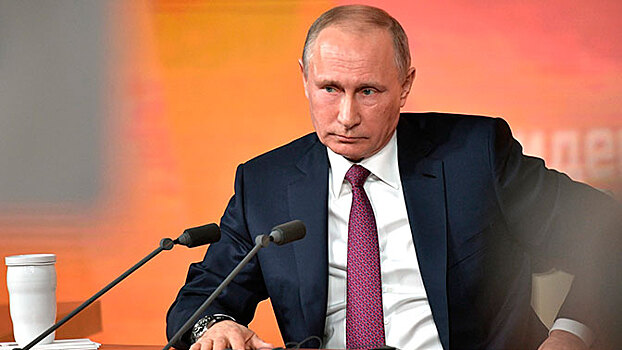Путин подписал закон о списании долгов физлиц
