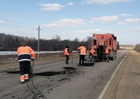 Владислав Шапша поручил привести дороги в порядок после зимы