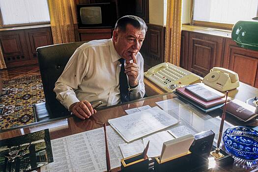 Последние смотрящие СССР: как в 90-е выживали бывшие хозяева страны