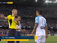 Австралийского футболиста удалили во время выхода на замену