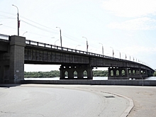 Авария на Ленинградском мосту собрала пробку в сторону центра (Видео)