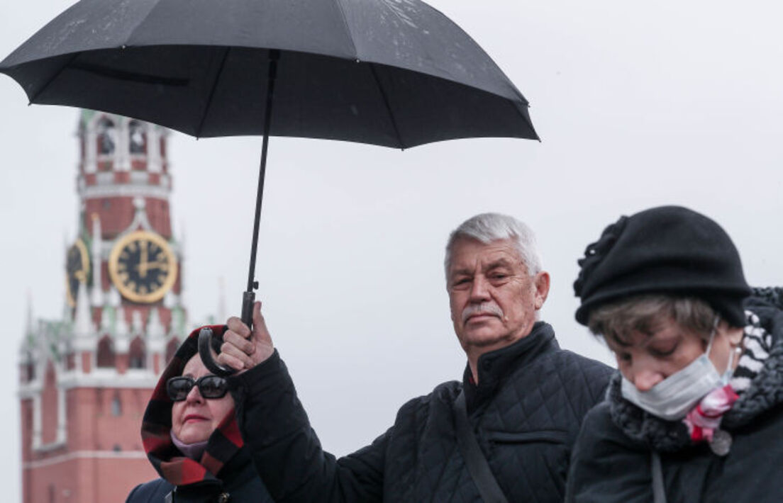 москва люди старше 65. самоизоляция граждан старше 65 в москве. щёччик людей в москве. москва люди старше 65. москва люди старше 65.