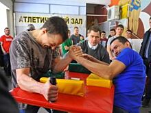На ЧМК состоялся турнир по армрестлингу