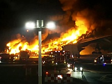 Два фактора спасли пассажиров сгоревшего в Токио самолета