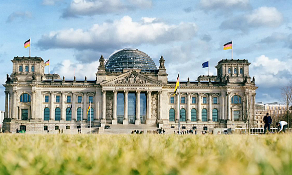 «Альтернатива для Германии» впервые вошла во все региональные парламенты