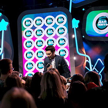 Ольга Бузова, Елена Темникова и Molly поборются за титул кумира подростков