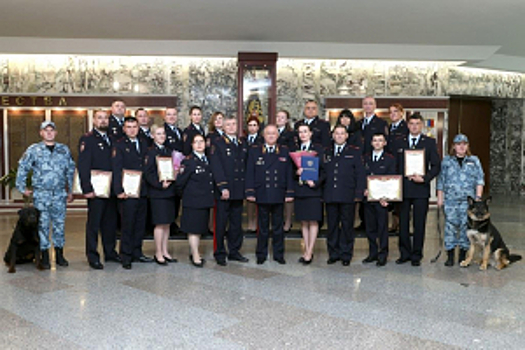 Александр Кравченко поздравил сотрудников кинологической службы МВД России с профессиональным праздником