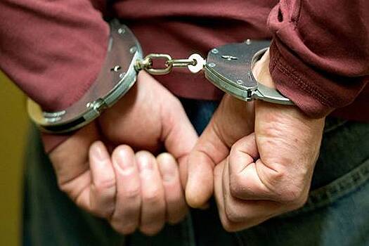 В Саратове сотрудники ФСБ задержали мужчину, «решавшего» вопросы с силовиками