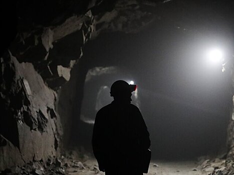 Три горняка пострадали при подземном толчке в угольной шахте в Польше